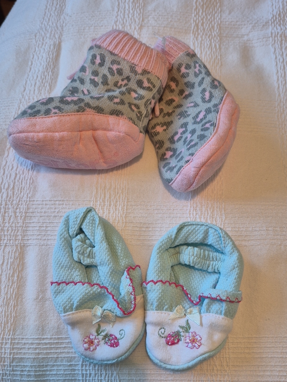 Carter's baby slipper boots New & strawberry embroidered slippers EUC